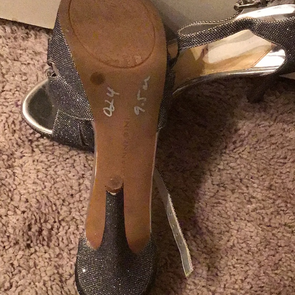 Shoes - Picture 4 of 5